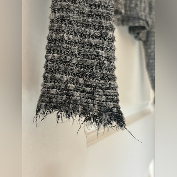 Michael Lauren Slouchy cowl neck sweater in grey cotton blend with frayed hems! - Picture 5 of 7